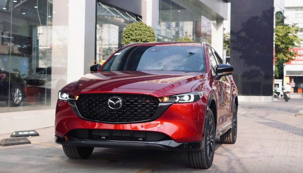 Quyết \'&aacute;p đảo\' Honda CR-V, Mazda CX-5 giảm gi&aacute; lăn b&aacute;nh giữa th&aacute;ng 1/2026 rẻ bậc nhất ph&acirc;n kh&uacute;c cỡ C