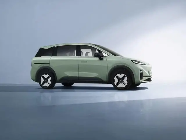 Điểm tin &ocirc; t&ocirc; 15/1: Đối thủ Mazda CX-5 gi&aacute; từ 489 triệu lộ diện, MPV điện rẻ hơn Xpander ra mắt