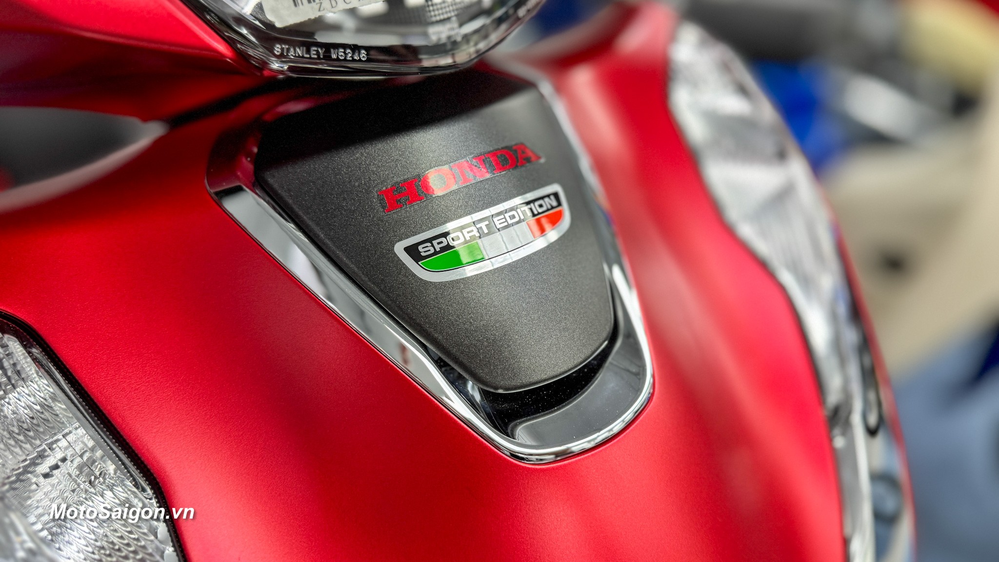 Honda SH 150i phi&ecirc;n bản mới &lsquo;đẹp chưa từng c&oacute;&rsquo; bất ngờ về đại l&yacute; Việt, &lsquo;g&acirc;y sốt&rsquo; với mức gi&aacute; hấp dẫn ảnh 3