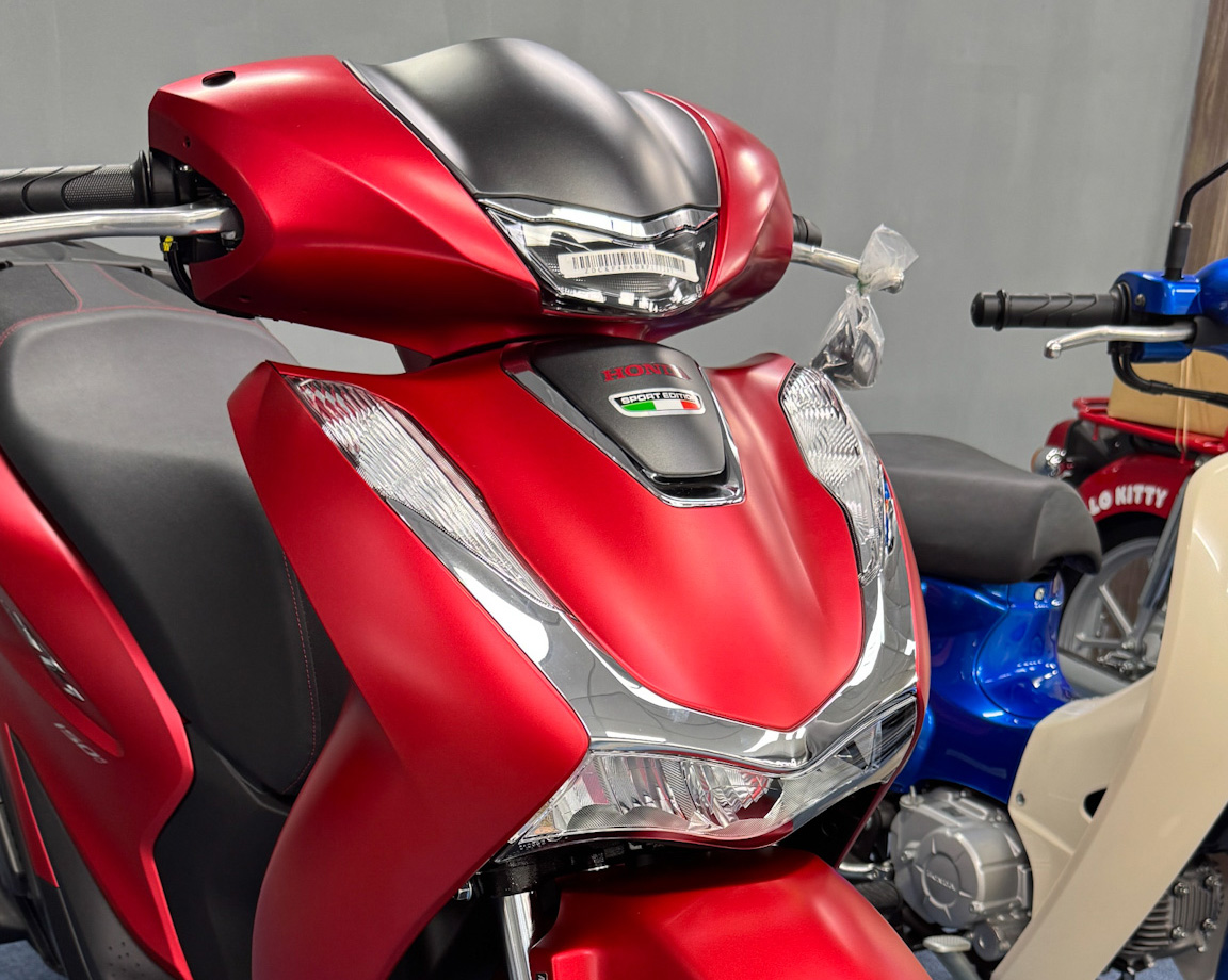 Honda SH 150i phi&ecirc;n bản mới &lsquo;đẹp chưa từng c&oacute;&rsquo; bất ngờ về đại l&yacute; Việt, &lsquo;g&acirc;y sốt&rsquo; với mức gi&aacute; hấp dẫn