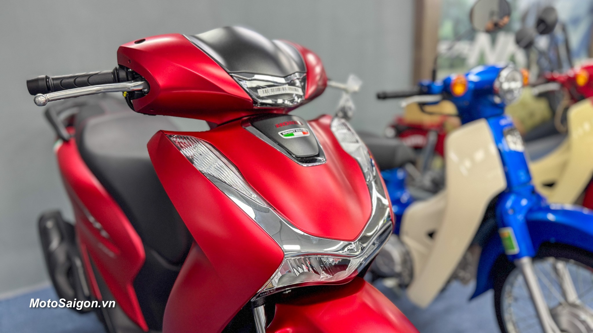 Tin xe hot 17/1: Honda SH 150i phi&ecirc;n bản mới bất ngờ về Việt Nam với gi&aacute; b&aacute;n đ&aacute;ng để &lsquo;xuống tiền&rsquo; ảnh 1