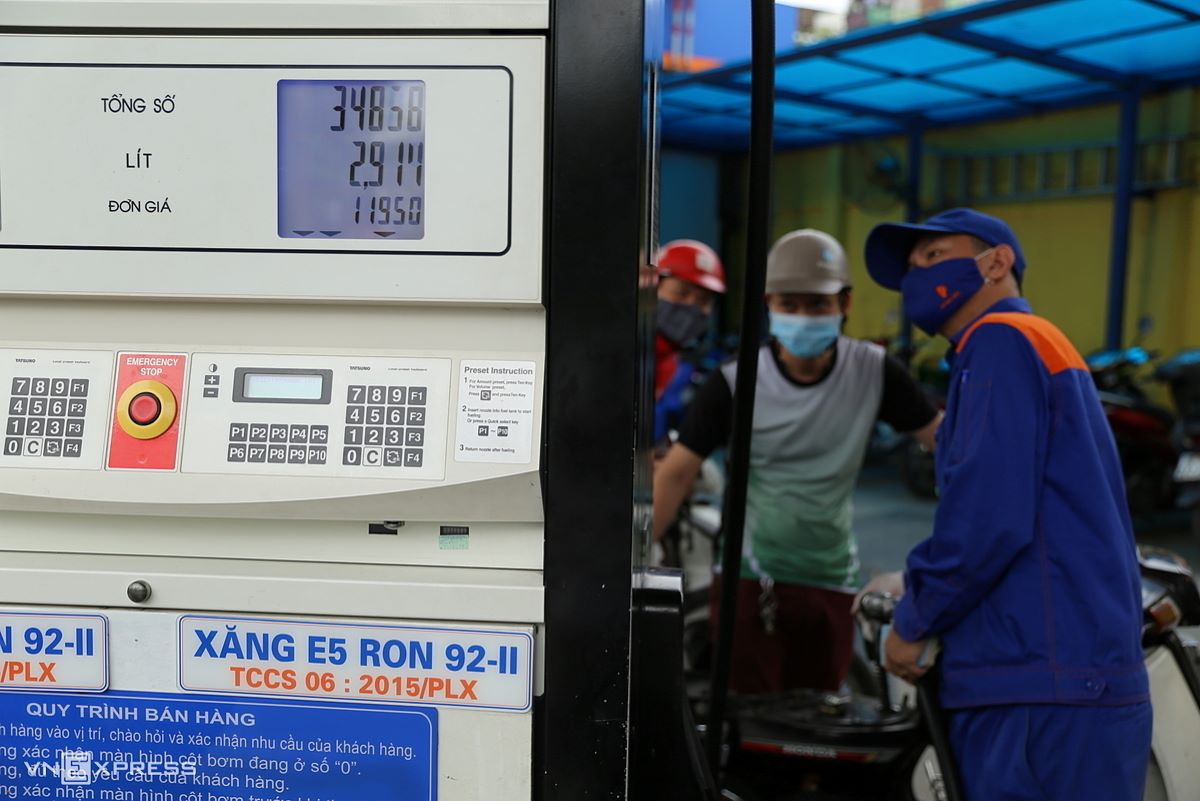 Gi&aacute; xăng dầu h&ocirc;m nay 18/1: Trong nước ổn định, dầu th&ocirc; quốc tế tăng nhẹ