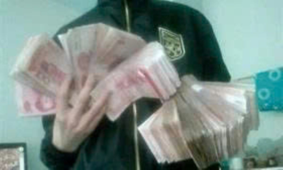 G&atilde; đ&agrave;n &ocirc;ng giả g&aacute;i, đột nhập nh&agrave; đồng nghiệp trộm h&agrave;ng trăm triệu đồng v&igrave; thấy video khoe gi&agrave;u