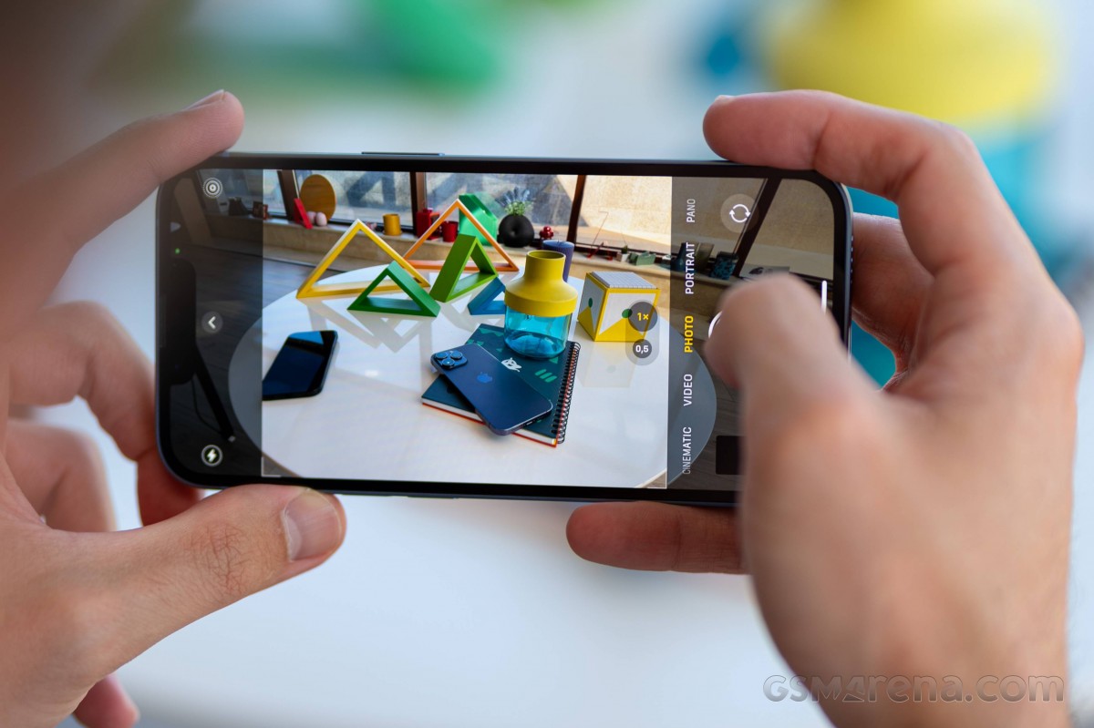 Đ&acirc;y l&agrave; iPhone rẻ nhất Việt Nam chip 4NM, GPU xử l&yacute; h&igrave;nh ảnh 5 l&otilde;i mạnh mẽ chẳng k&eacute;m iPhone 17 nhiều