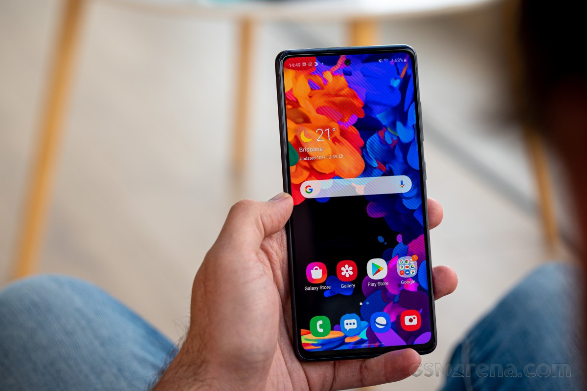 Đ&acirc;y l&agrave; chiếc Galaxy S rẻ nhất Việt Nam c&ograve;n hoạt động ổn, m&agrave;n 120Hz ngang iPhone 17 so k&egrave; iPhone 12