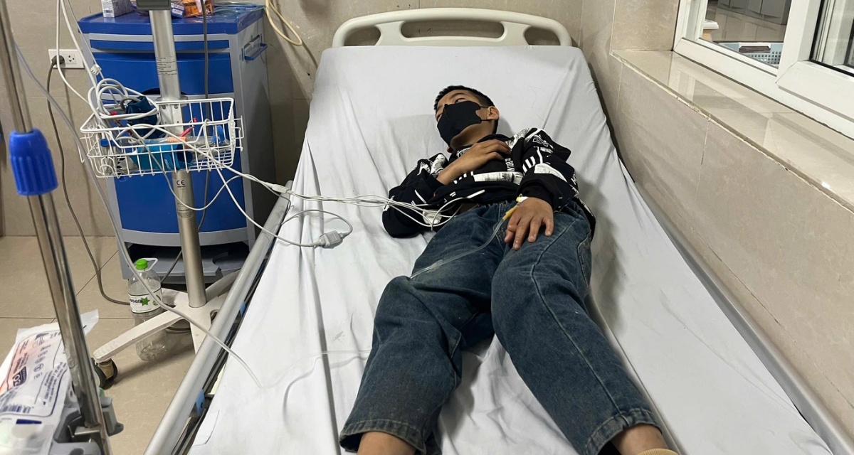 Ăn củ đậu luộc tưởng an to&agrave;n, b&eacute; trai 12 tuổi nhập viện cấp cứu v&igrave; ngộ độc, b&aacute;c sĩ cảnh b&aacute;o nguy hiểm