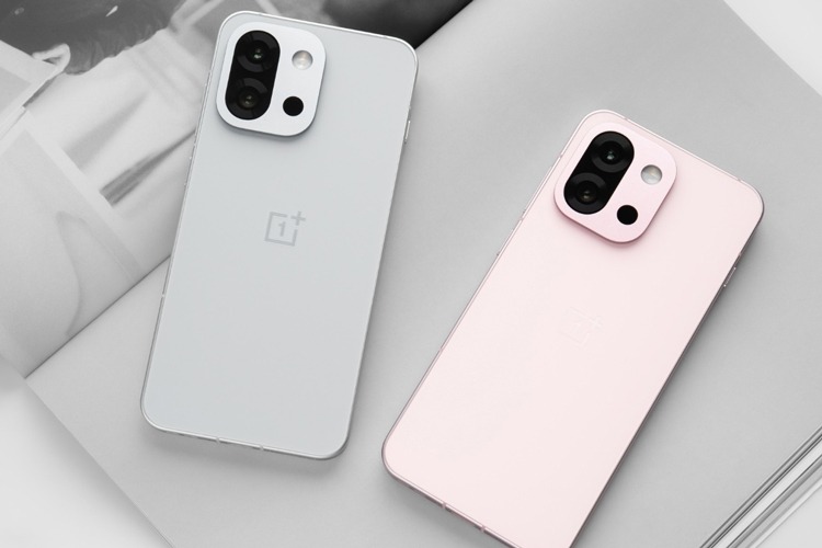 Flagship nhỏ gọn pin khủng sắp ra mắt, cấu h&igrave;nh được đồn đo&aacute;n l&agrave;m kh&oacute; cả Galaxy S25