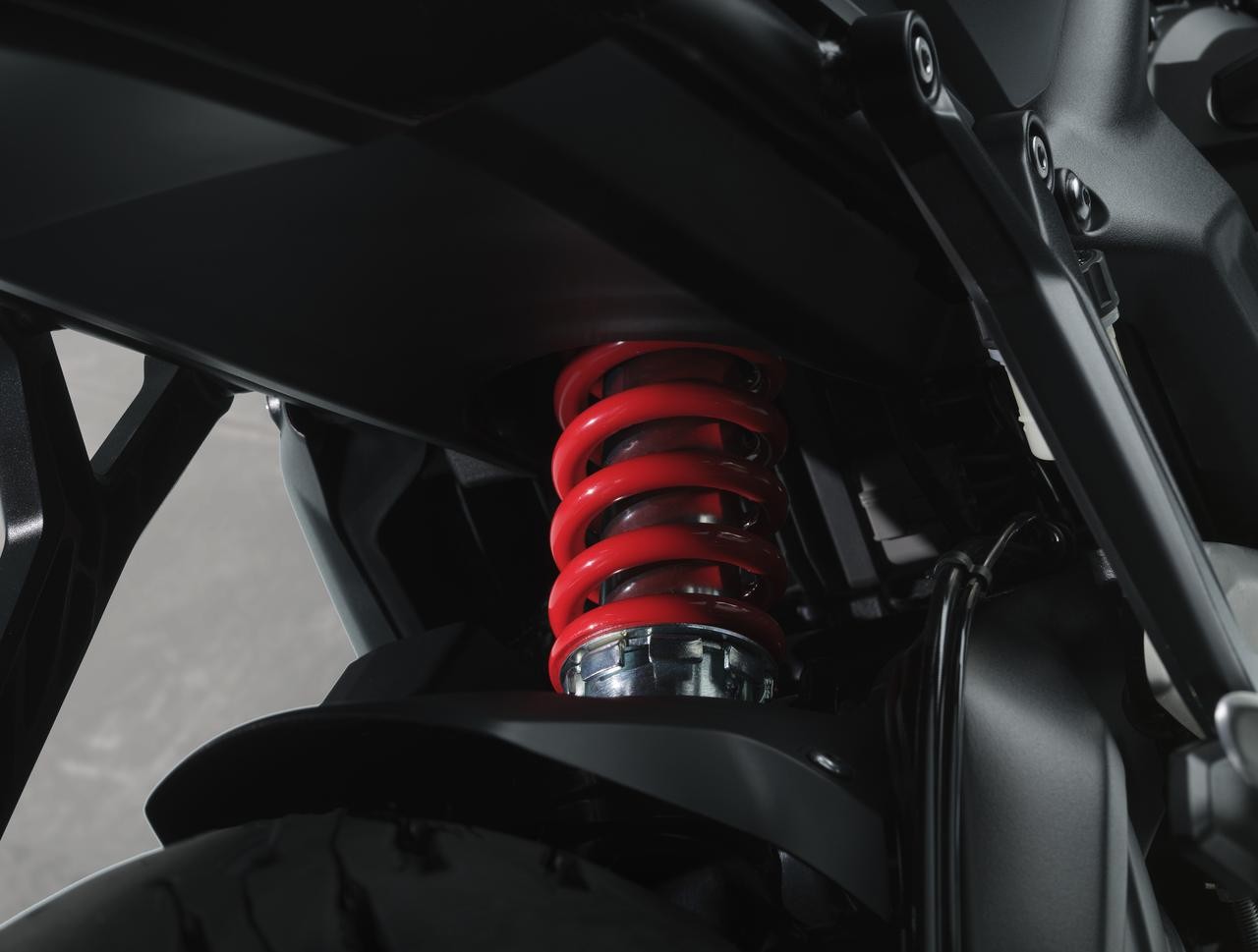 &lsquo;&Ocirc;ng ho&agrave;ng&rsquo; c&ocirc;n tay mới ra mắt với động cơ 660cc vượt xa Yamaha Exciter, c&oacute; phanh ABS, gi&aacute; cực &lsquo;mềm&rsquo; ảnh 6