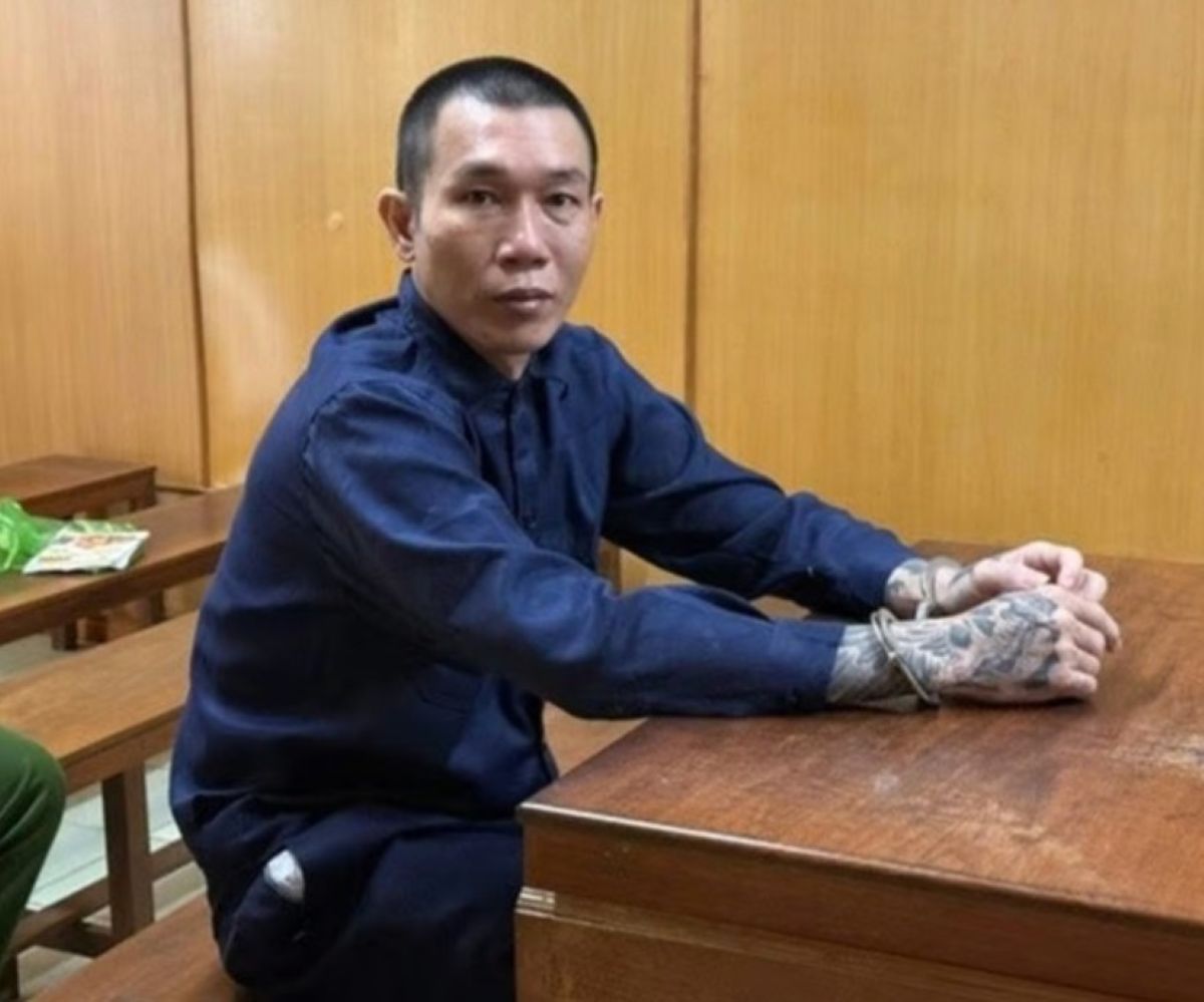 Từ c&acirc;u n&oacute;i \'Đ&egrave;n xanh rồi sao kh&ocirc;ng chạy?\', g&atilde; đ&agrave;n &ocirc;ng r&uacute;t dao đ&acirc;m người lạ v&agrave; nhận &aacute;n Giết người