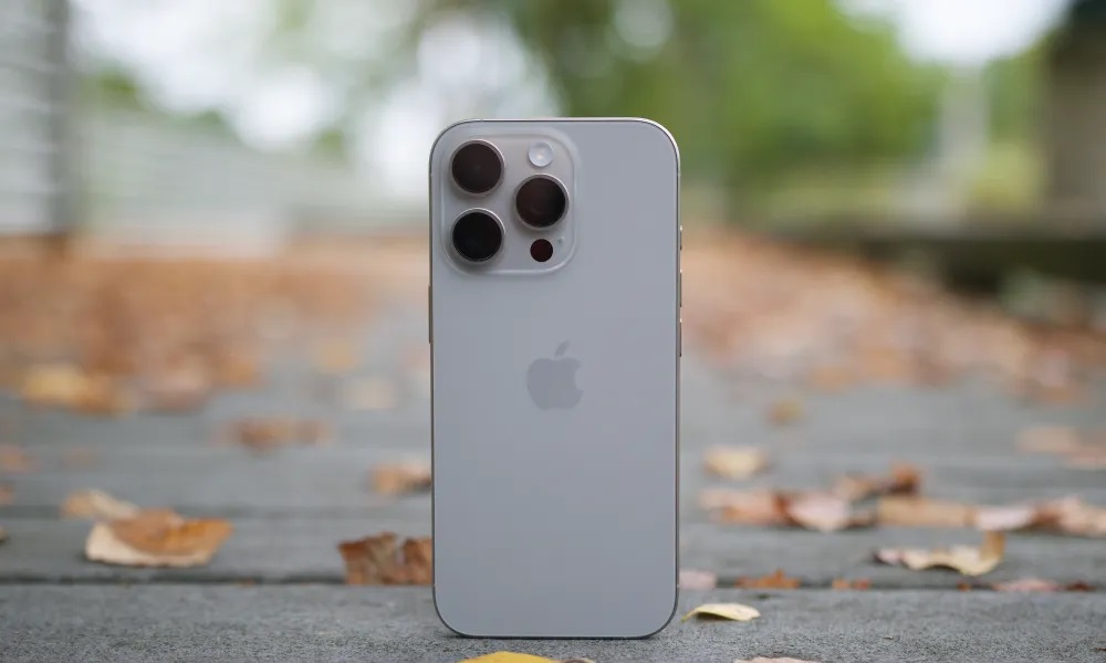 Đ&acirc;y l&agrave; iPhone Pro mạnh v&agrave; rẻ nhất Việt Nam, trang bị k&eacute;m iPhone 17 Pro rất &iacute;t, gi&aacute; ngang iPhone 17