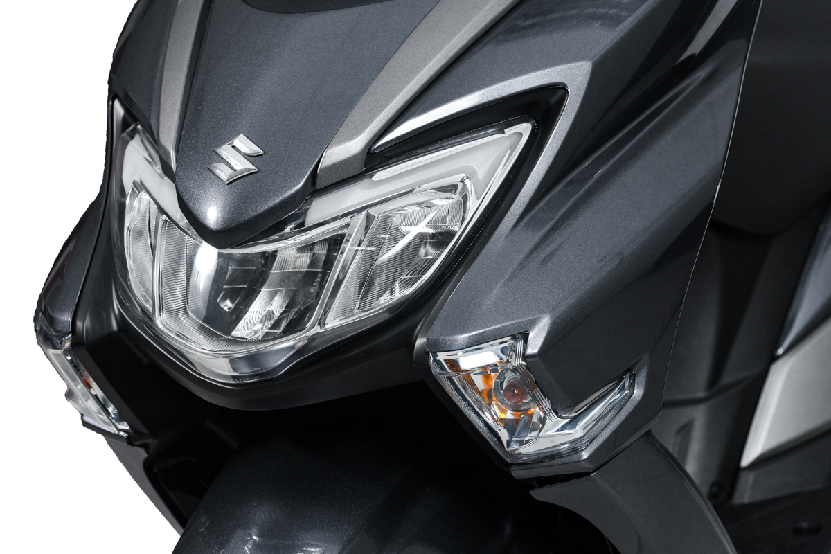 Suzuki ch&iacute;nh thức ra mắt &lsquo;huyền thoại xe ga&rsquo; 125cc mới gi&aacute; 69 triệu đồng: Chơi s&aacute;t v&aacute;n Honda SH Mode