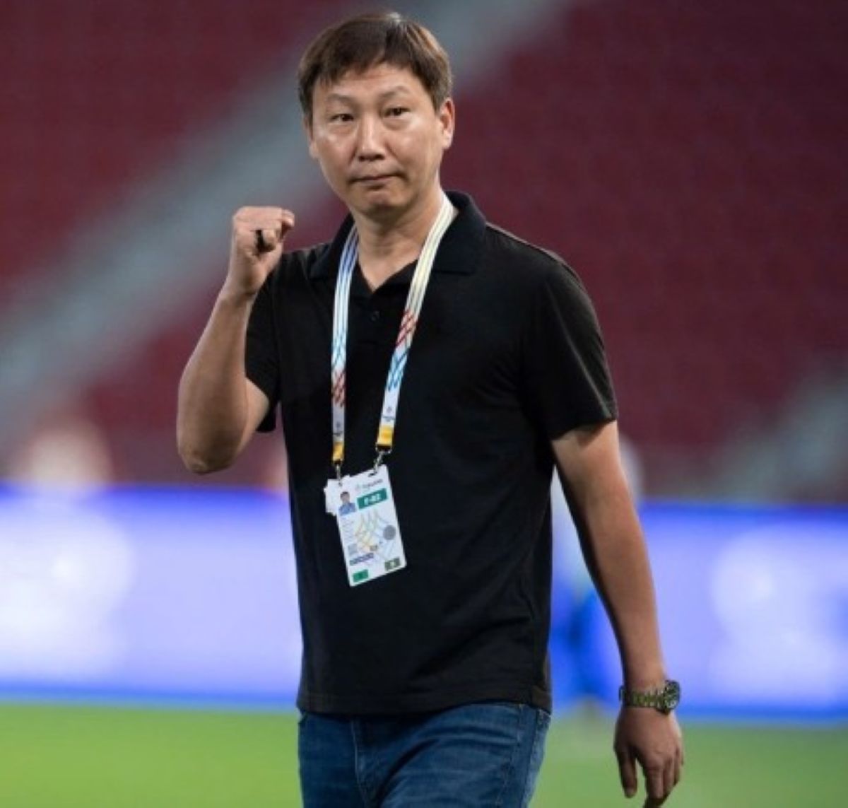 B&aacute;o quốc tế đồng loạt ca ngợi HLV Kim Sang Sik v&igrave; h&agrave;nh động đẹp với cầu thủ U23 Việt Nam tại s&acirc;n bay