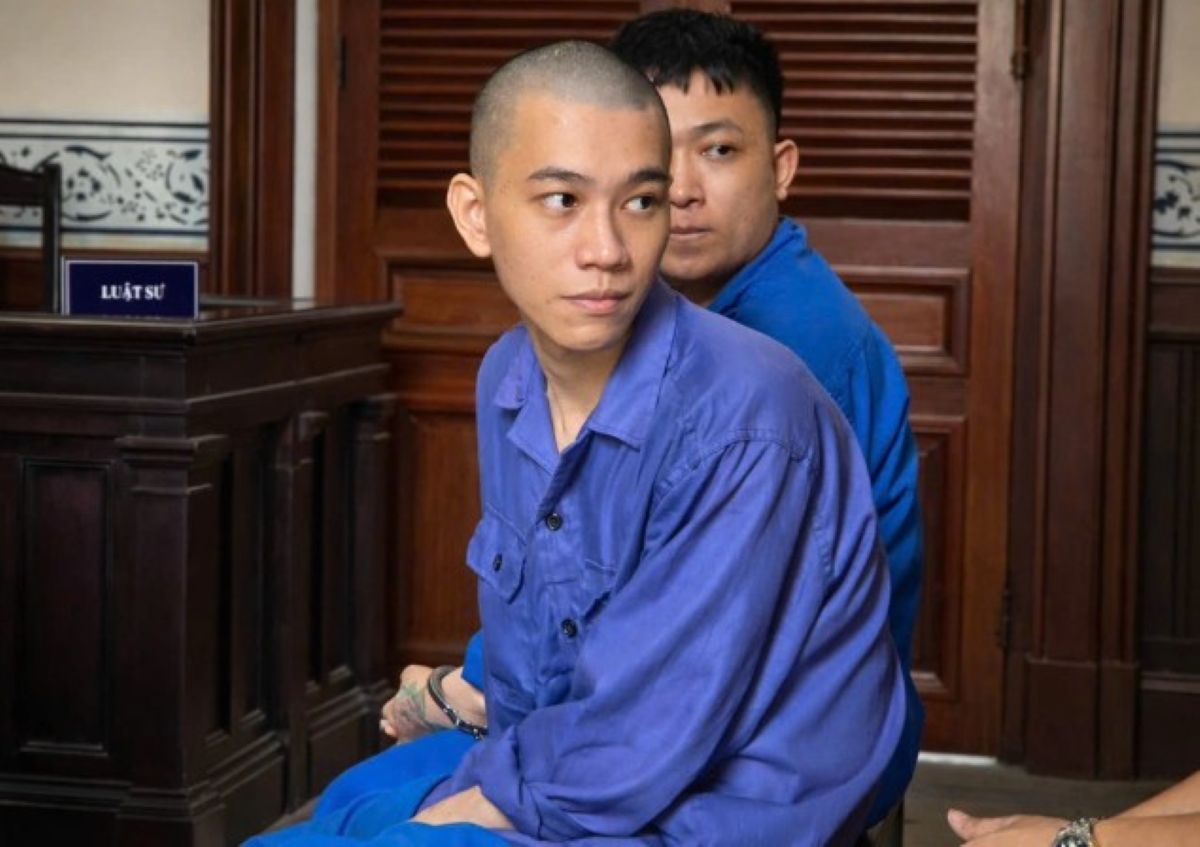 Đ&oacute;ng kịch giải cứu 2 b&eacute; g&aacute;i ở qu&aacute;n h&aacute;t rồi b&aacute;n sang Campuchia: 2 thanh ni&ecirc;n trẻ lĩnh 20 năm t&ugrave;