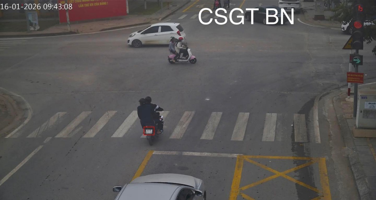 Camera AI &lsquo;soi&rsquo; từng gi&acirc;y: 389 chủ xe bất ngờ d&iacute;nh phạt nguội, người d&acirc;n cần kiểm tra gấp