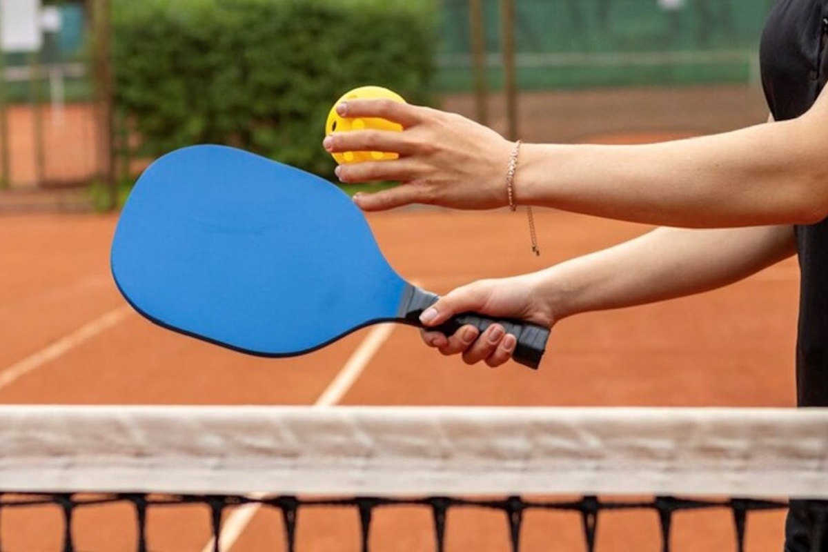 Vỡ t&uacute;i ngực \'thầm lặng\' khi chơi pickleball, một phụ nữ gửi lời cảnh b&aacute;o tới hội chị em