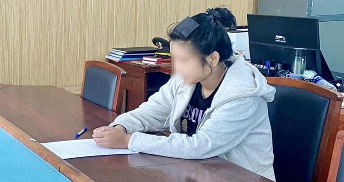 Lời khai của c&ocirc; g&aacute;i 17 tuổi livestream th&ocirc; tục x&uacute;c phạm CSGT, nguồn cơn khiến dư luận ngao ng&aacute;n