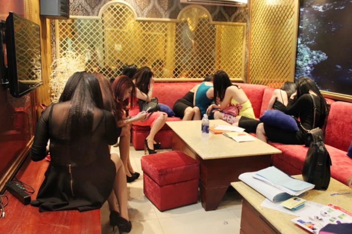 Vạch trần \'Mật m&atilde; v&ograve;ng đỏ\' b&ecirc;n trong nh&agrave; h&agrave;ng \'giả danh\' karaoke phục vụ kh&aacute;ch H&agrave;n Quốc tại TP.HCM