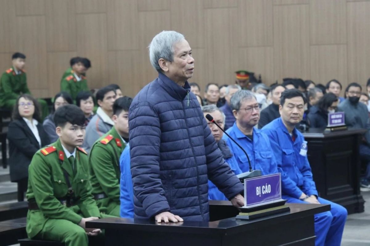 X&eacute;t xử cựu Chủ tịch Vicem: Khai nhận 200 triệu đồng \'qu&agrave; Tết\' nhưng n&oacute;i kh&ocirc;ng mở, kh&ocirc;ng biết g&igrave;