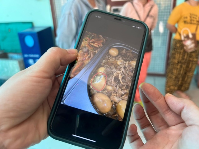 Vạch trần b&iacute; mật của c&ocirc;ng ty nghi đưa thịt hết hạn v&agrave;o trường học ở TP.HCM, từng 3 lần bị &lsquo;sờ g&aacute;y&rsquo;