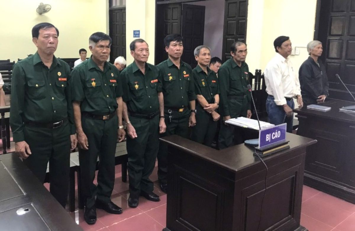 T&ograve;a tuy&ecirc;n &aacute;n lần 3, 6 cựu chiến binh tiếp tục kh&aacute;ng c&aacute;o k&ecirc;u oan: \'Ch&uacute;ng t&ocirc;i kh&ocirc;ng ph&aacute; rừng\'