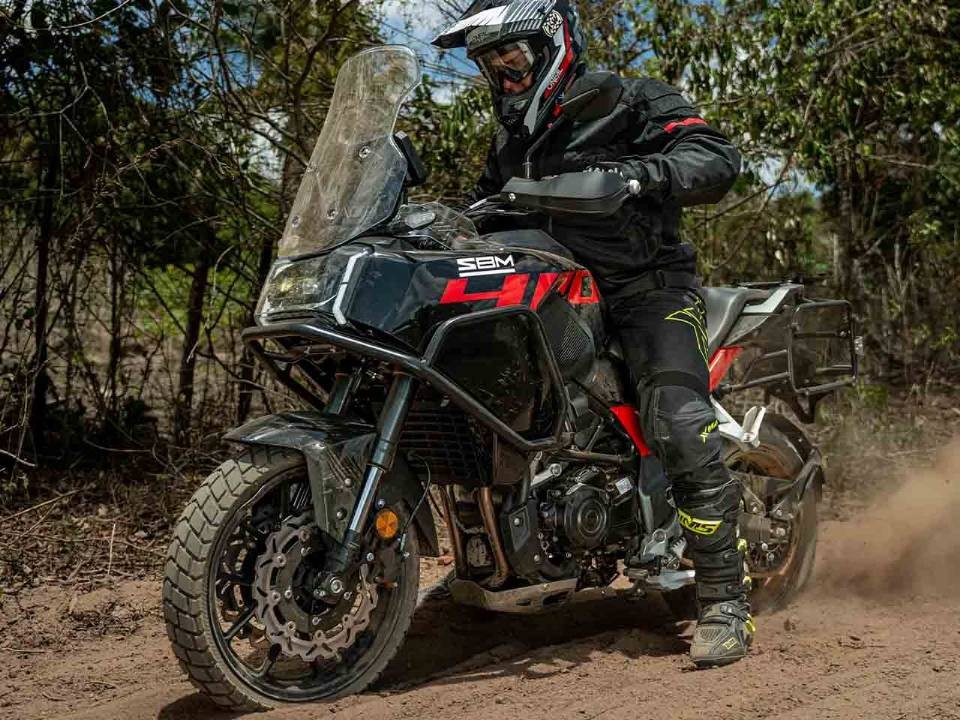 Ch&iacute;nh thức ra mắt &lsquo;chiến binh c&ocirc;n tay&rsquo; 400cc mới mạnh mẽ hơn Yamaha Exciter, gi&aacute; rẻ so với trang bị ảnh 7