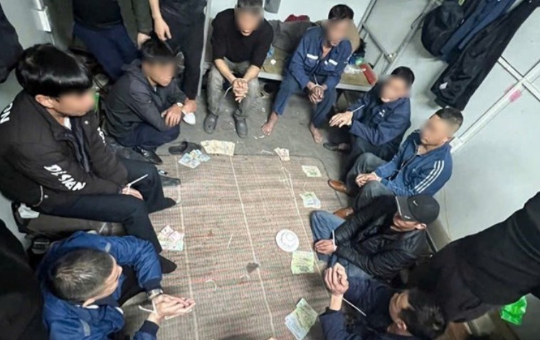 Khởi tố 11 đối tượng li&ecirc;n quan vụ đ&aacute;nh bạc quy m&ocirc; lớn ở Quảng Ninh, đối diện mức phạt t&ugrave; đến 7 năm