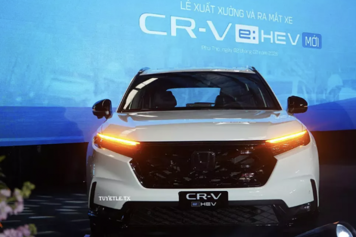 Điểm tin &ocirc; t&ocirc; 2/2: Honda CR-V Hybrid 2026 chốt ng&agrave;y b&aacute;n, Suzuki Jimny h&oacute;a Land Cruiser thu nhỏ