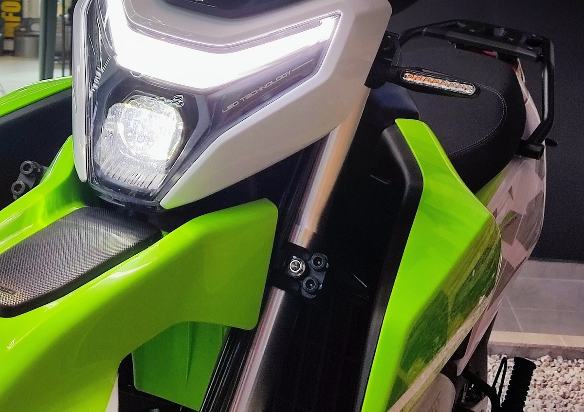 &lsquo;Vua c&ocirc;n tay&rsquo; mới ch&iacute;nh thức ra mắt gi&aacute; 55 triệu đồng: Chơi tới bến Honda Winner R v&agrave; Yamaha Exciter