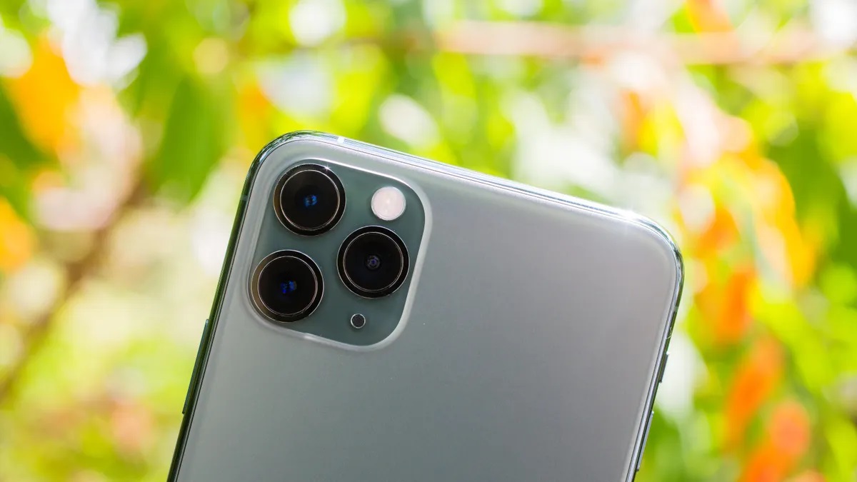 iPhone Pro Max n&agrave;y rẻ nhất Việt Nam cho camera 3 mắt, kh&ocirc;ng hề qu&aacute; thua k&eacute;m iPhone 17 Pro Max mới