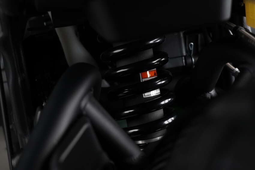 &lsquo;Đỉnh&rsquo; hơn Yamaha Exciter v&agrave; Honda Winner R, &lsquo;vua c&ocirc;n tay&rsquo; 486cc mới ra mắt với gi&aacute; &lsquo;rẻ giật m&igrave;nh&rsquo; ảnh 7