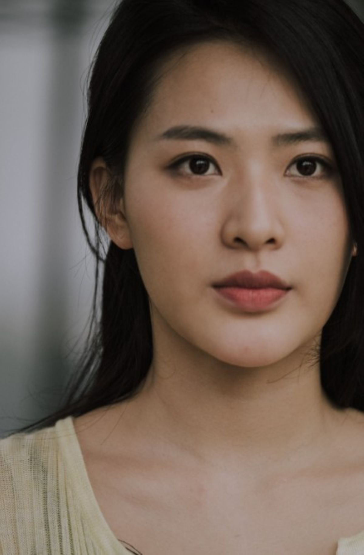 Nữ thiếu t&aacute; khiến Steven Nguyễn \'rung động\' tr&ecirc;n phim VTV: Ngo&agrave;i đời l&agrave; hot girl trường S&acirc;n khấu