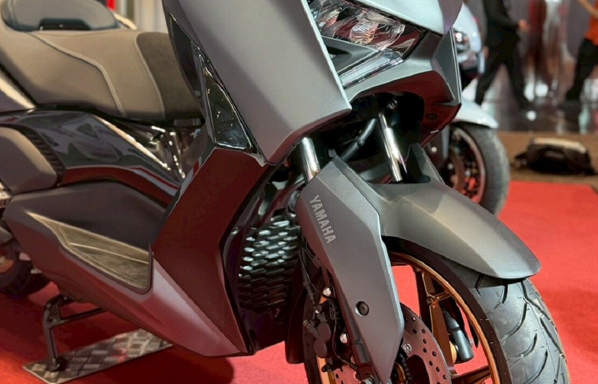 Yamaha ch&iacute;nh thức ra mắt &lsquo;vua xe ga&rsquo; mới khắc chế cứng Honda SH: C&oacute; ABS, m&agrave;n h&igrave;nh khủng, gi&aacute; hấp dẫn