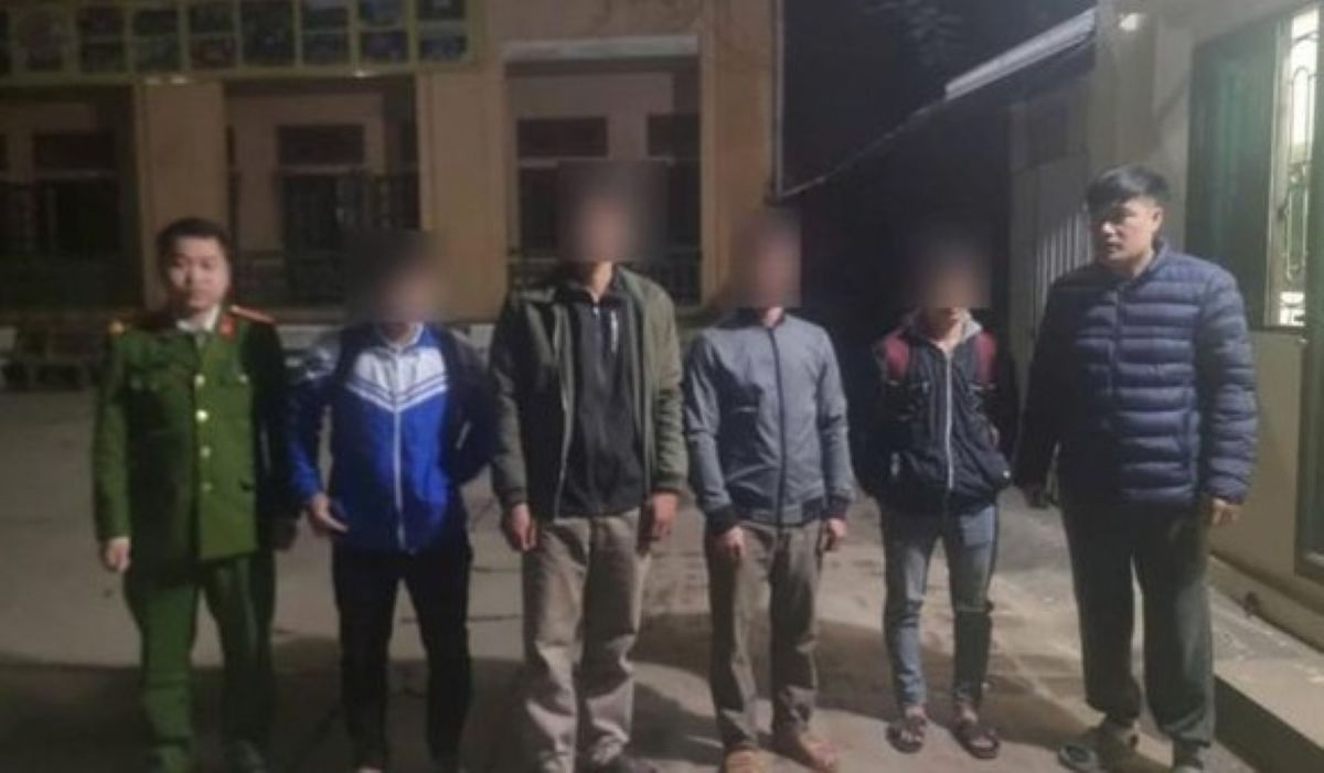 Kịp thời ngăn chặn 2 học sinh bị dụ dỗ bỏ nh&agrave; đi \'lập nghiệp\', cảnh b&aacute;o chi&ecirc;u tr&ograve; việc nhẹ lương cao