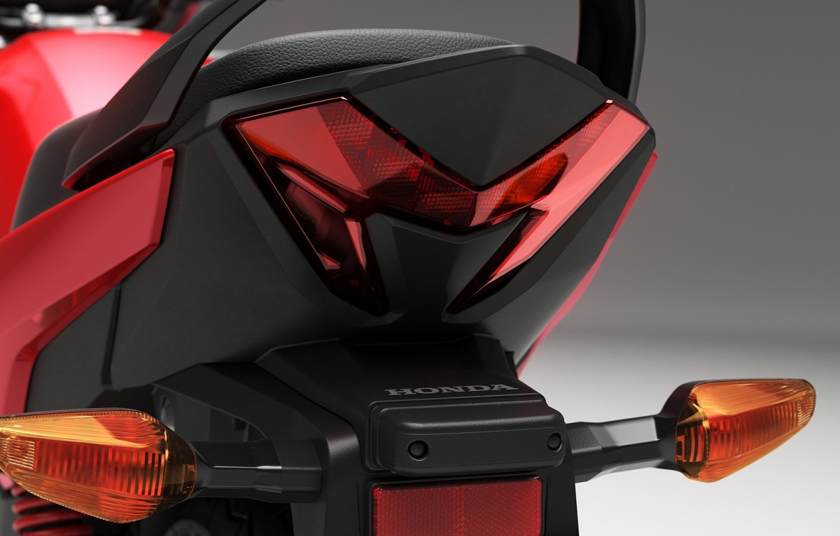 Tin xe m&aacute;y 7/2: Honda ra mắt &lsquo;huyền thoại c&ocirc;n tay&rsquo; 125cc mới gi&aacute; 32 triệu đồng, hạ bệ Yamaha Exciter