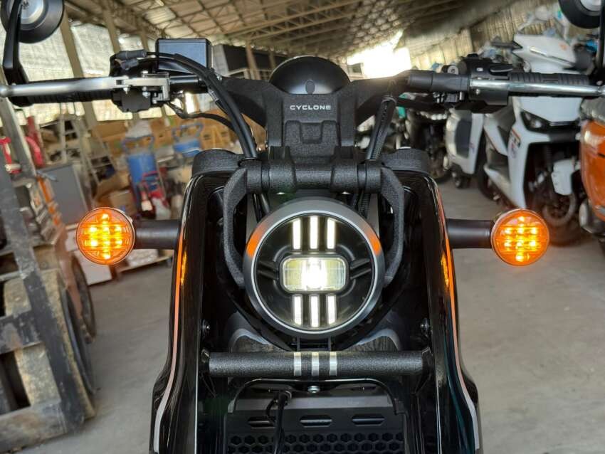 &lsquo;Huyền thoại c&ocirc;n tay&rsquo; 550cc mới ch&iacute;nh thức ra mắt với gi&aacute; 'mềm', trang bị &lsquo;khủng&rsquo; hơn Yamaha Exciter ảnh 4