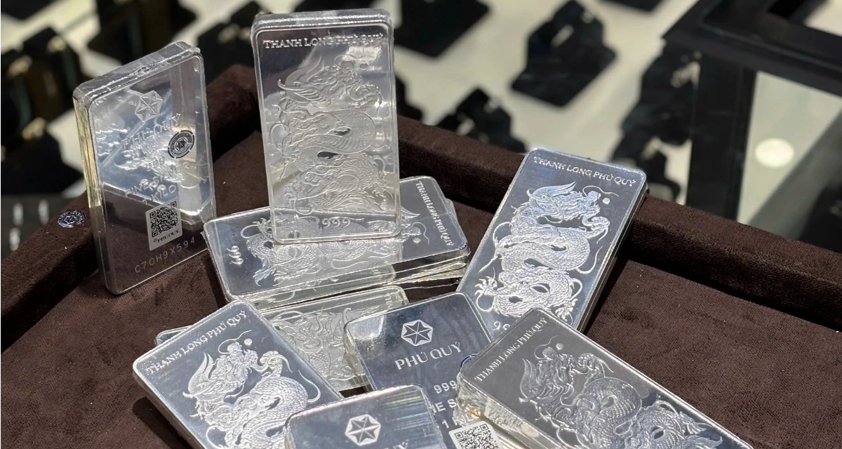 Gi&aacute; bạc h&ocirc;m nay 10/2: Bạc bật tăng sau đ&aacute;y s&acirc;u, chuy&ecirc;n gia n&oacute;i g&igrave;?