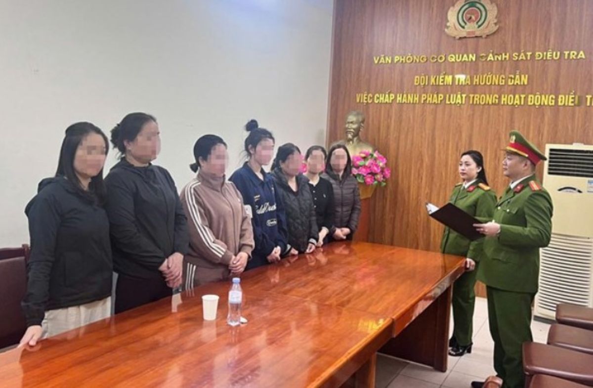 Bắt loạt \'nữ qu&aacute;i\' nằm  đường d&acirc;y l&ocirc; đề cực lớn ở Quảng Ninh: Giao dịch l&ecirc;n đến 100 triệu/ ng&agrave;y