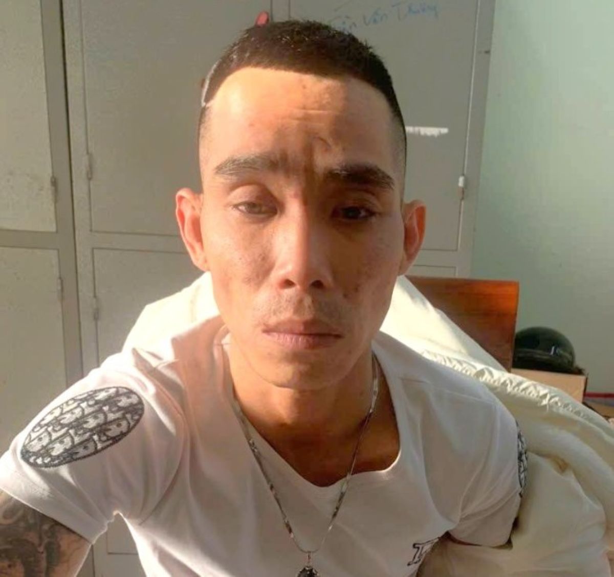 Đột nhập kh&aacute;ch sạn trộm MacBook, kẻ vừa m&atilde;n hạn t&ugrave; lộ th&ecirc;m chuỗi 7 vụ trộm li&ecirc;n tiếp