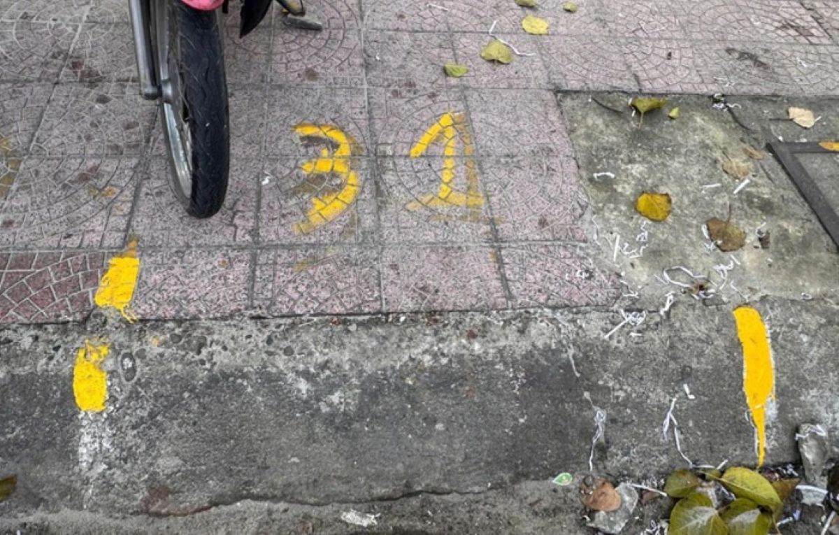 L&agrave;m r&otilde; vụ ph&acirc;n l&ocirc;, thu 1 triệu đồng/ m2 để b&aacute;n h&agrave;ng tết: Người thu tiền ch&iacute;nh thức l&ecirc;n tiếng