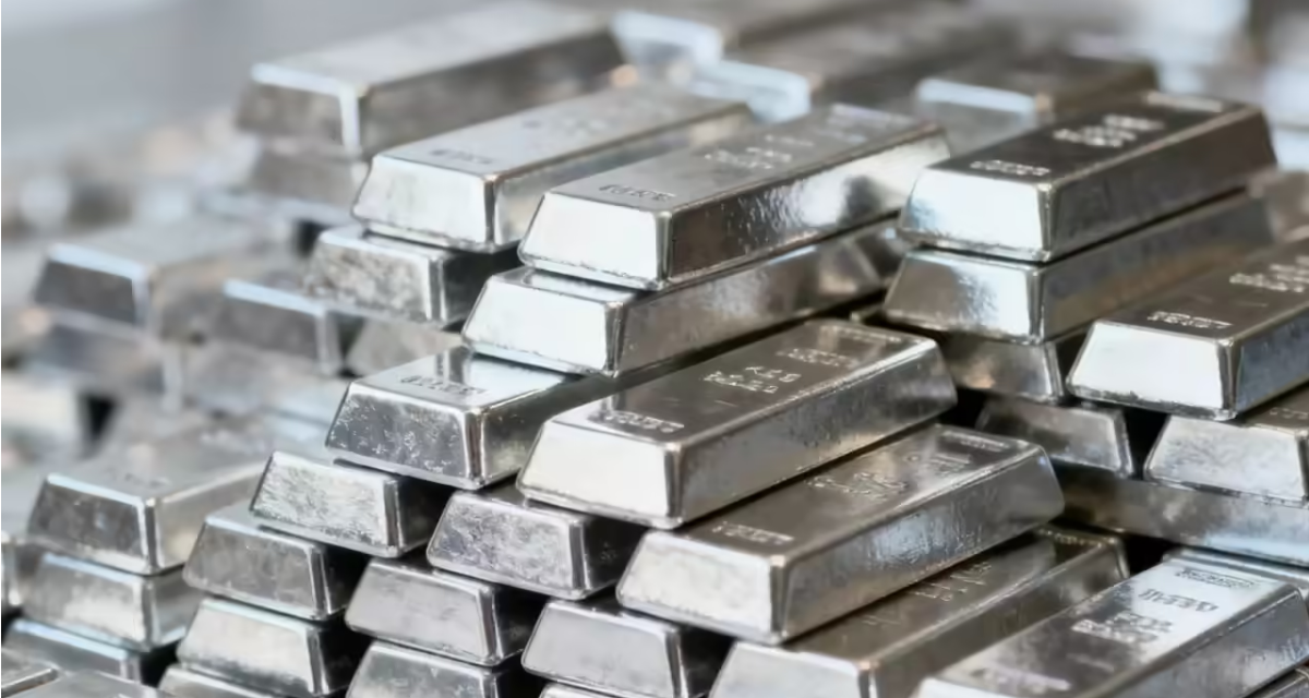 Cơn s&oacute;ng bạc quay lại: Ai đang sở hữu kho dự trữ khổng lồ nhất?