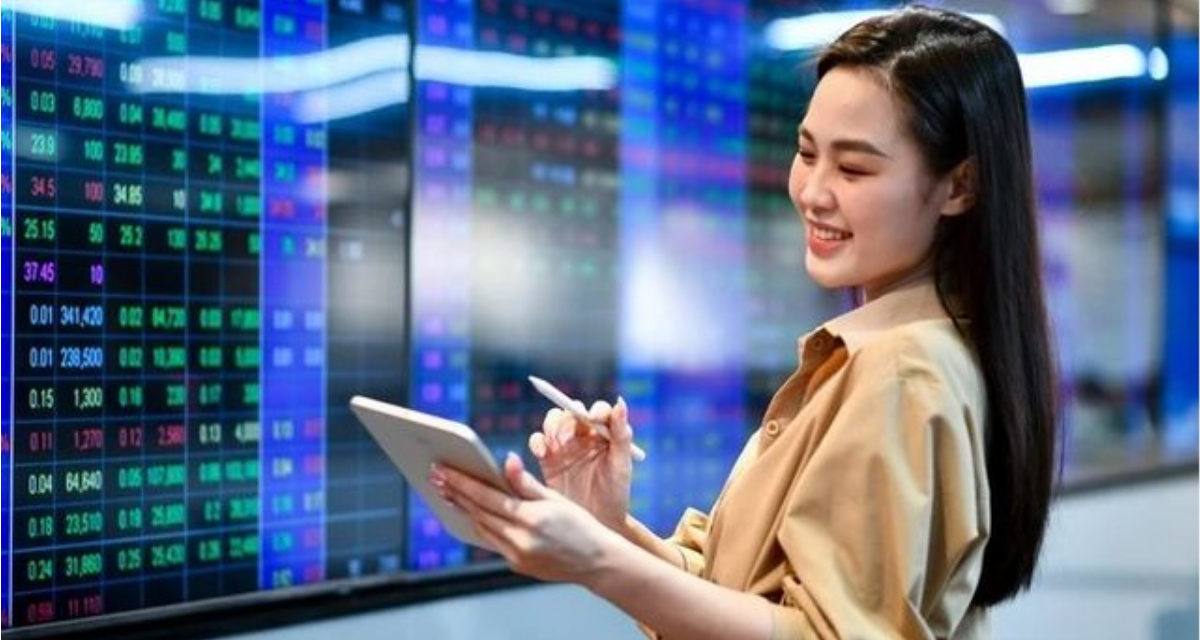 C&uacute; lội ngược d&ograve;ng cuối phi&ecirc;n đưa VN-Index vượt 1.800 điểm