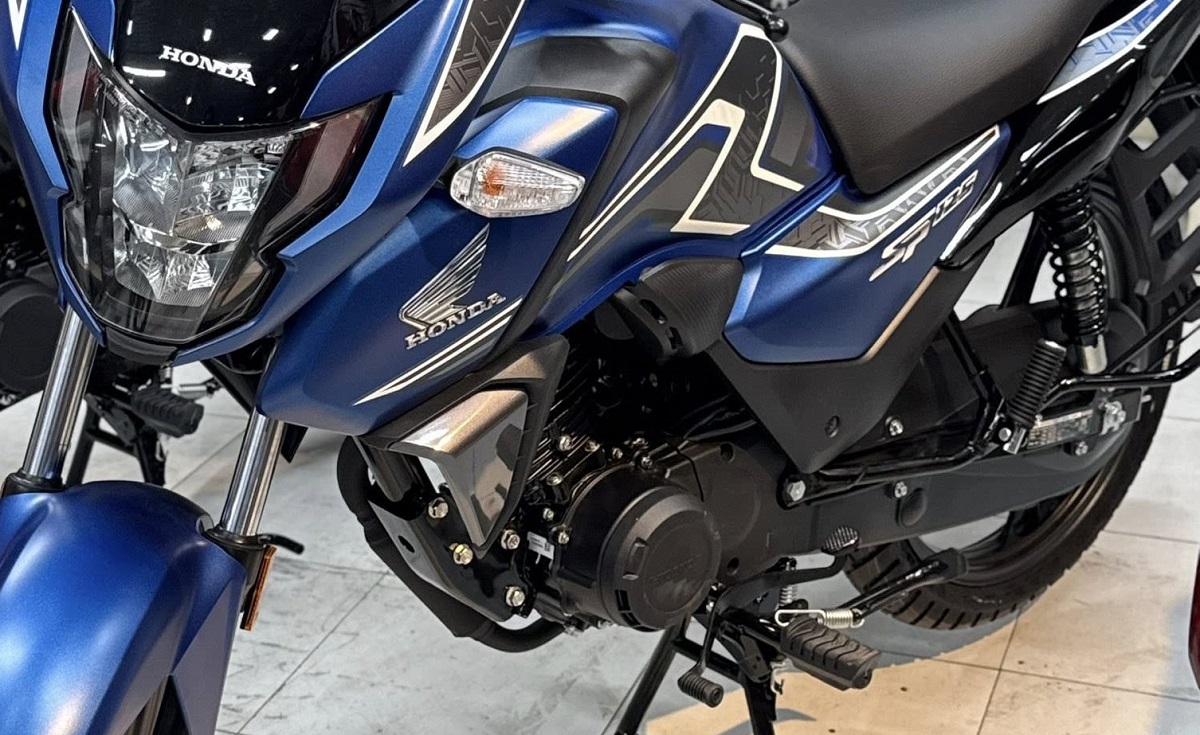Honda ch&iacute;nh thức mở b&aacute;n &lsquo;vua c&ocirc;n tay&rsquo; 125cc mới gi&aacute; 36 triệu đồng: \'Chơi tới bến\' với Yamaha Exciter