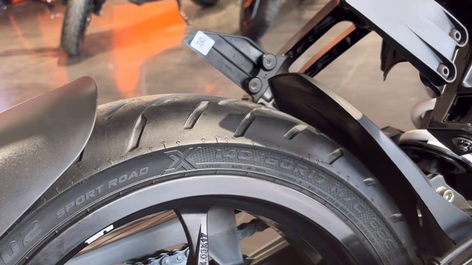 &lsquo;Vua c&ocirc;n tay&rsquo; mới gi&aacute; chỉ 48 triệu đồng rẻ hơn Honda Winner R ra mắt, trang bị &aacute;t v&iacute;a Yamaha Exciter ảnh 4