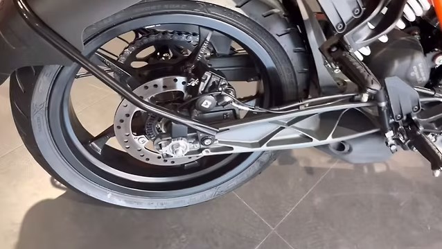 &lsquo;Vua c&ocirc;n tay&rsquo; mới gi&aacute; chỉ 48 triệu đồng rẻ hơn Honda Winner R ra mắt, trang bị &aacute;t v&iacute;a Yamaha Exciter ảnh 6