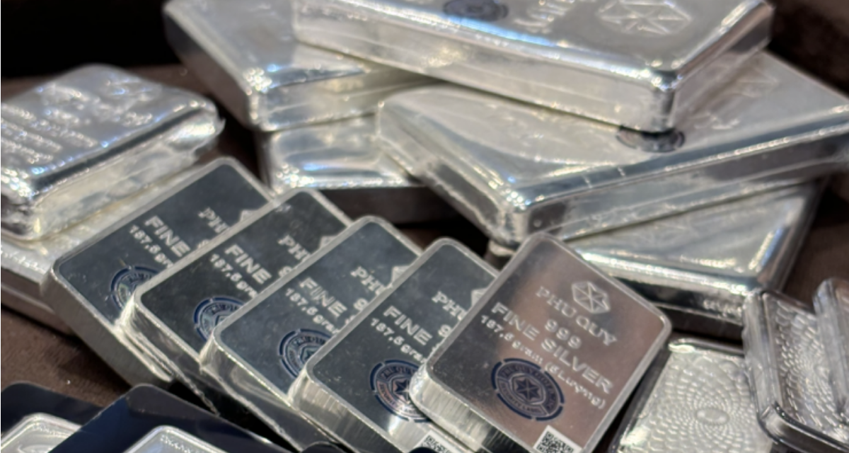 Gi&aacute; bạc h&ocirc;m nay 13/2: Quay đầu giảm mạnh sau nhịp phục hồi, rủi ro c&ograve;n k&eacute;o d&agrave;i?