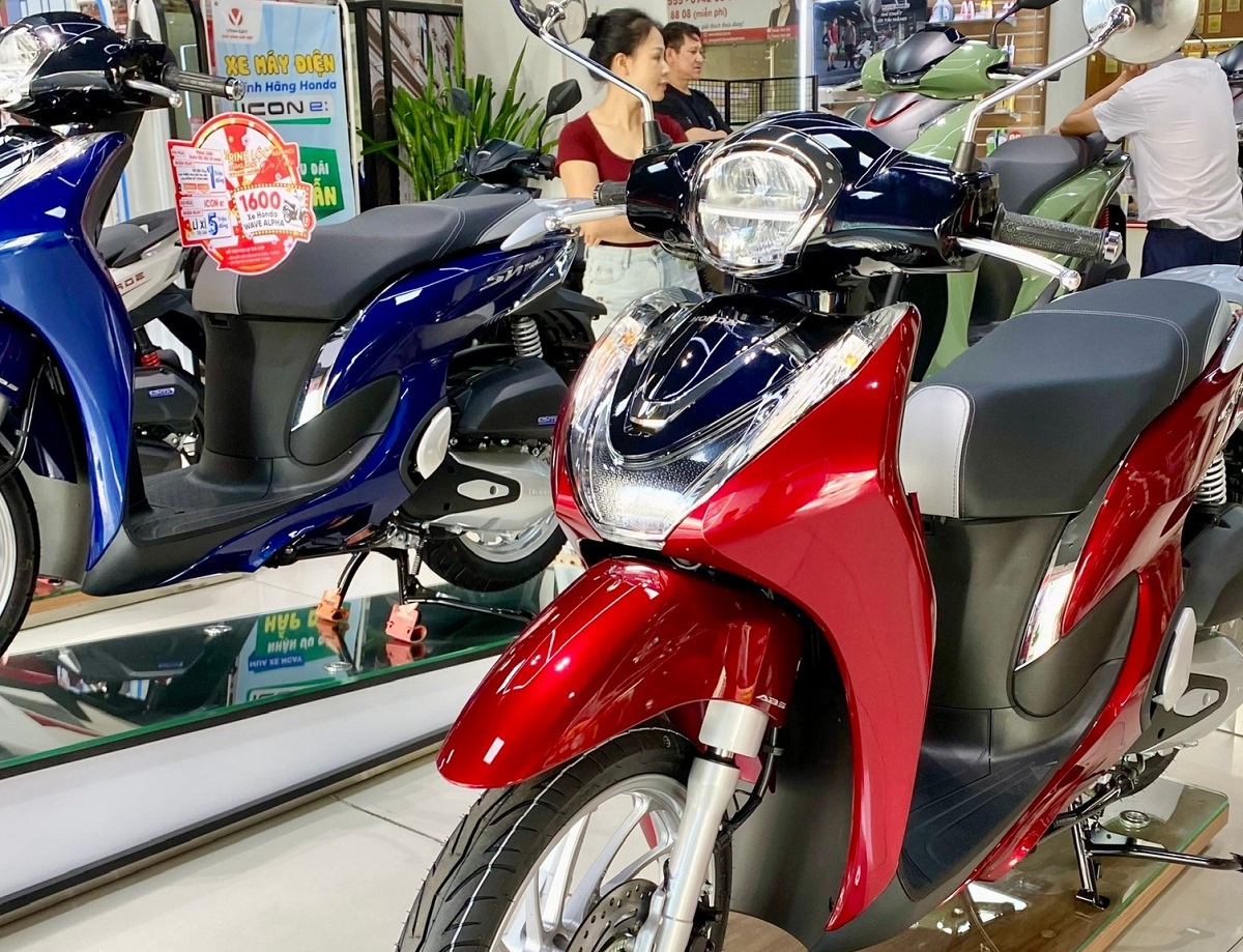 Bảng gi&aacute; xe Honda SH Mode 2026 giữa th&aacute;ng 2/2026 giảm thủng đ&aacute;y: Được săn đ&oacute;n hơn cả LEAD v&agrave; Vision