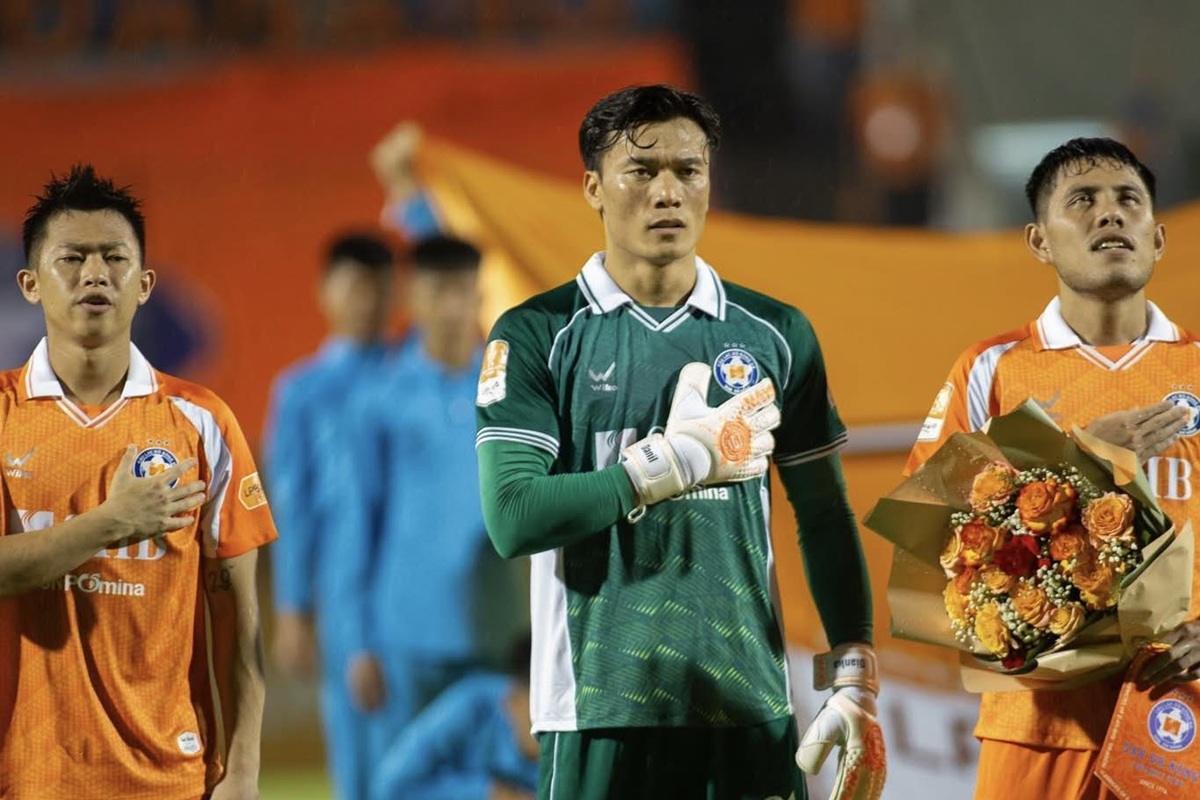 Cựu vương V.League hết ki&ecirc;n nhẫn, B&ugrave;i Tiến Dũng mất suất v&agrave;o tay người cũ ĐT Việt Nam