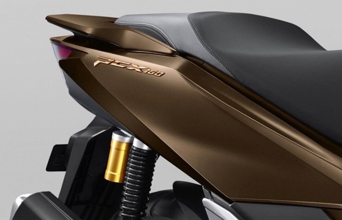 Tin xe cuối tuần: Honda ch&iacute;nh thức ra mắt &lsquo;vua xe ga&rsquo; 160cc mới &lsquo;n&eacute;t&rsquo; hơn SH Mode, gi&aacute; 54 triệu đồng