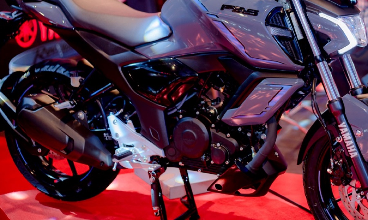 Yamaha ch&iacute;nh thức ra mắt &lsquo;vua c&ocirc;n tay&rsquo; 150cc mới đả bại Honda Winner R: C&oacute; m&agrave;n TFT si&ecirc;u n&eacute;t, gi&aacute; mềm