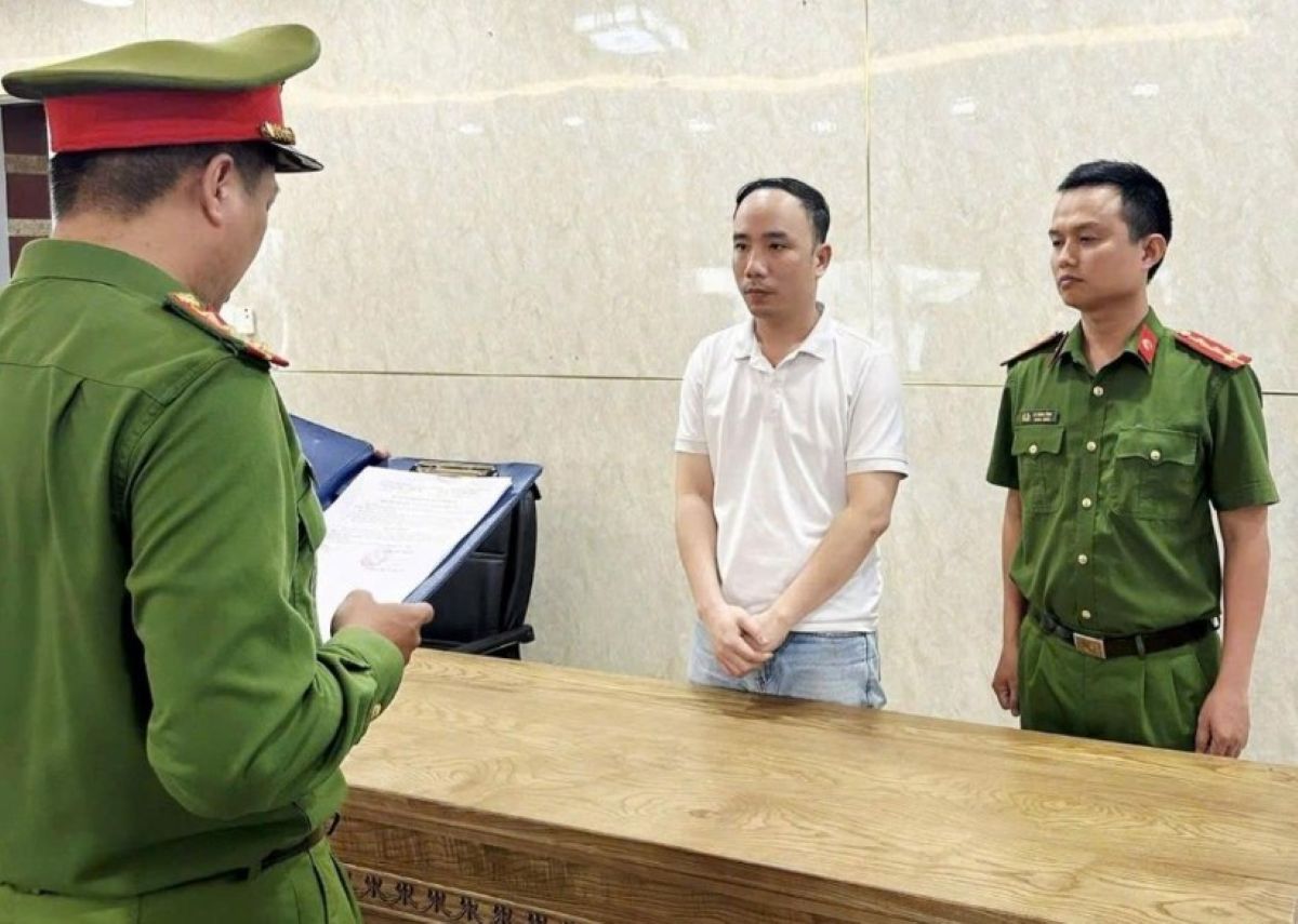 B&oacute;c trần đường d&acirc;y &ldquo;đ&agrave;o tạo ma&rdquo;: Gi&aacute;m đốc dựng li&ecirc;n kết trường y để lừa đảo h&agrave;ng chục học vi&ecirc;n